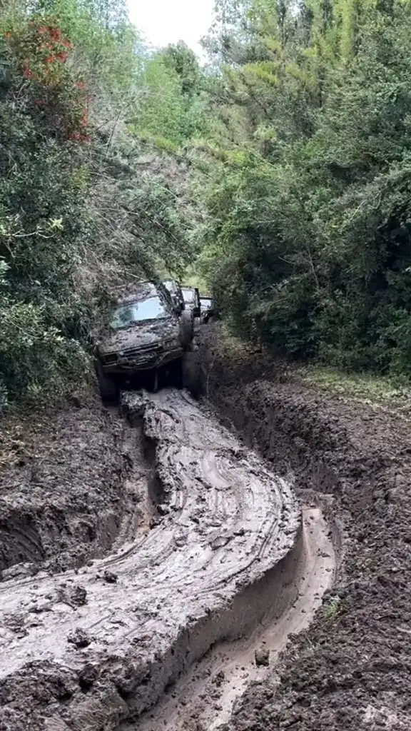 Nate doing Raptor things in his INDO Edition Gen 2 on 37s!